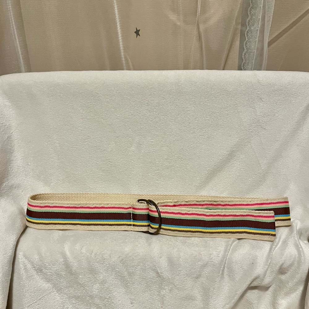 Vintage Canvas D-ring Belt khaki and multi-color. Size 4. Approx 35” in length.